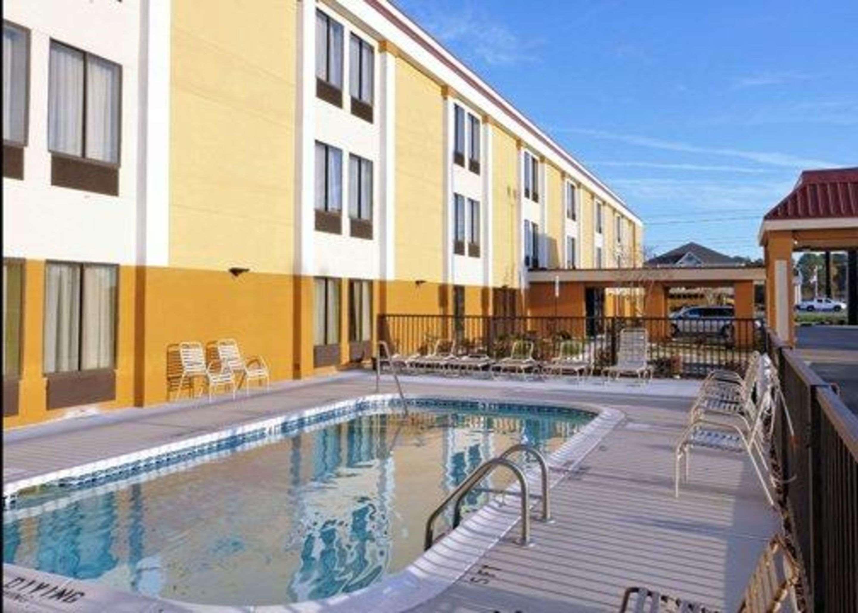 Quality Inn Jacksonville Near Camp Lejeune Exterior foto
