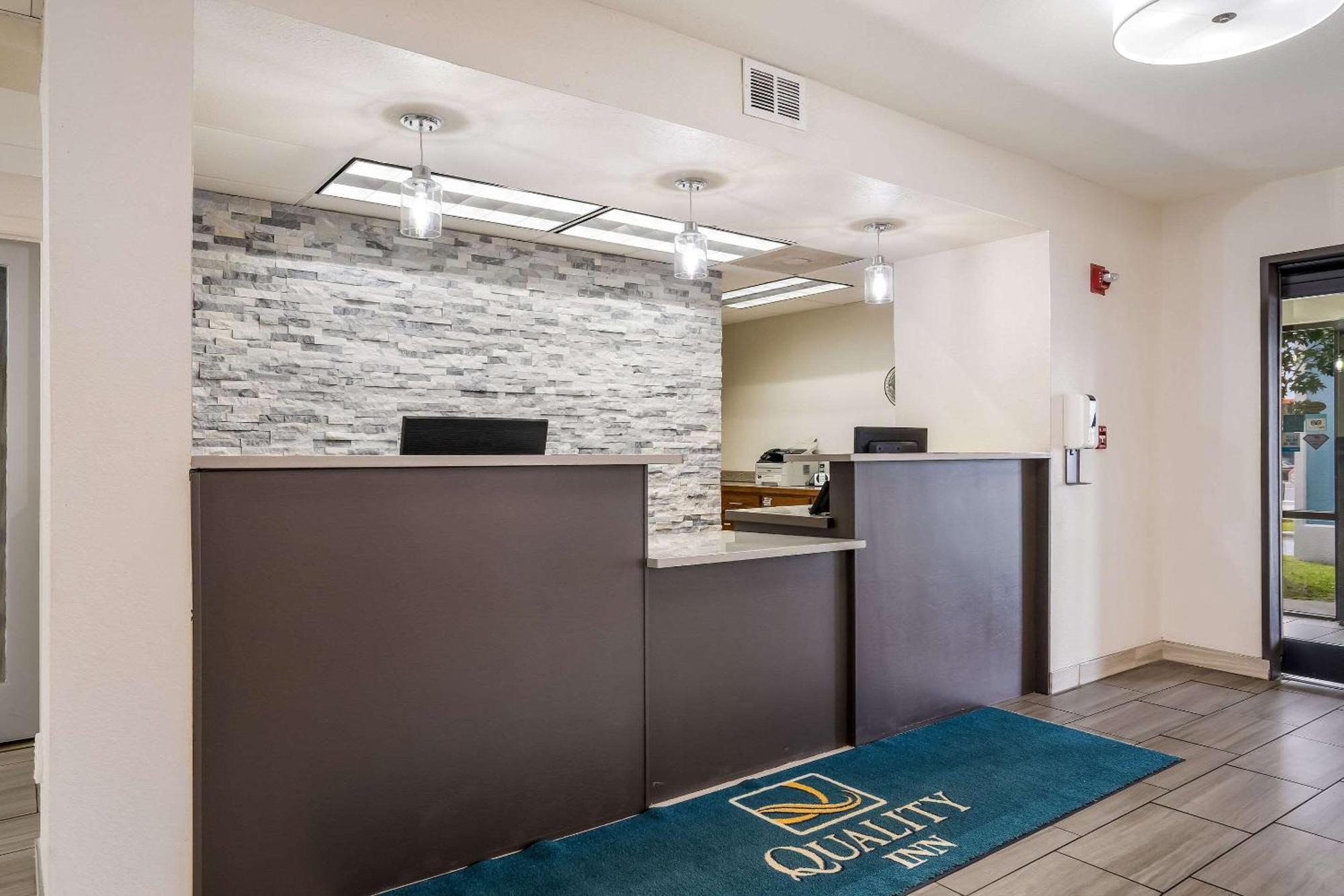Quality Inn Jacksonville Near Camp Lejeune Exterior foto